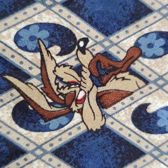 Looney Tunes Mania Tie - Picture 4 of 9